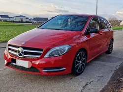 Rot Gebraucht 2013 Mercedes B180 Van / Kleinbus | 9.500 € (Fairer Preis)