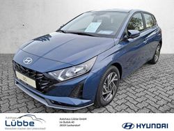 Blau Neu 2025 Hyundai i20 Trend Limousine | 23.480 € (Etwas zu teuer)