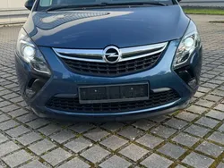 Blau Gebraucht 2016 Opel Zafira Tourer Van / Kleinbus | 8.900 € (Fairer Preis)