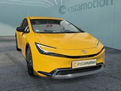 Gelb Gebraucht 2024 Toyota Prius Executive Kleinwagen | 37.140 € (Guter Preis)