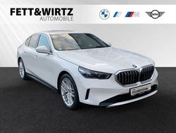 Alpinweiss Gebraucht 2024 BMW 520 Comfort Edition Limousine | 47.900 € (Superpreis)