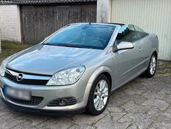 Grau Gebraucht 2007 Opel Astra Cabriolet Cabrio | 3.200 € (Fairer Preis)
