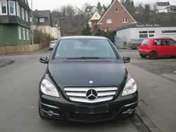 Schwarz Gebraucht 2010 Mercedes B200 Van / Kleinbus | 3.999 € (Superpreis)