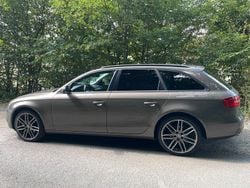 Grau Gebraucht 2015 Audi A4 Kombi | 13.299 € (Guter Preis)