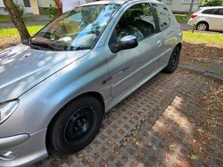 Silber Gebraucht 2004 Peugeot 206 Kleinwagen | 1.000 € (Guter Preis)