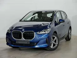 Phytonicblau metallic Gebraucht 2024 BMW 216 Van / Kleinbus | 27.280 € (Fairer Preis)