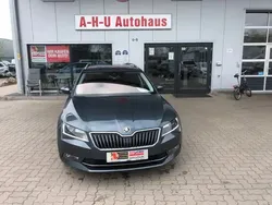 Quarzgrau metallic Gebraucht 2019 Skoda Superb Premium Edition Kombi | 19.450 € (Guter Preis)