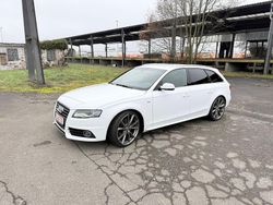 Weiß Gebraucht 2010 Audi A4 S-Line Kombi | 10.999 €