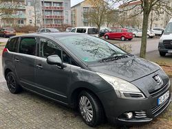 Grau Gebraucht 2012 Peugeot 5008 Family Van / Kleinbus | 4.000 €