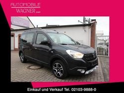 Grau Gebraucht 2018 Dacia Dokker Celebration Van | 9.990 € (Fairer Preis)