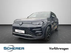 Grau Gebraucht 2025 VW Tayron R-line SUV | 59.970 € (Superpreis)