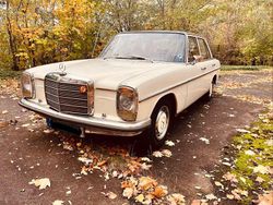 Weiß Gebraucht 1973 Mercedes 220 Limousine | 6.900 €