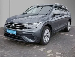 Platinum grey metallic Gebraucht 2024 VW Tiguan Allspace Life SUV | 35.950 € (Superpreis)