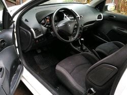 Weiß Gebraucht 2010 Peugeot 206+ Kleinwagen | 1.450 € (Guter Preis)