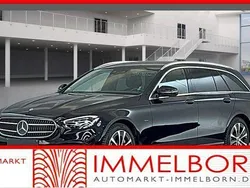 Schwarz Gebraucht 2021 Mercedes E300 Limousine | 28.490 € (Guter Preis)