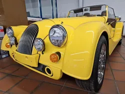 Gelb Gebraucht 2022 Morgan Plus 4 Cabrio | 89.000 €