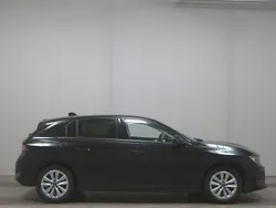 Grau Gebraucht 2023 Opel Astra Business Limousine | 16.680 € (Guter Preis)