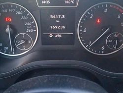 Silber Gebraucht 2012 Mercedes B180 Van / Kleinbus | 8.000 €