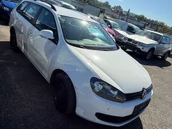 Weiß Gebraucht 2011 VW Golf VI Trendline Kombi | 1.650 € (Superpreis)
