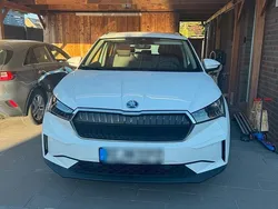 Weiß Gebraucht 2021 Skoda Enyaq iV SUV | 25.500 € (Fairer Preis)