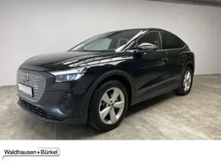 Mythosschwarz Gebraucht 2022 Audi Q4 e-tron SUV | 29.500 € (Fairer Preis)