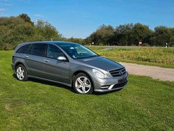 Grau Gebraucht 2009 Mercedes R350 AMG Van / Kleinbus | 4.750 € (Etwas zu teuer)