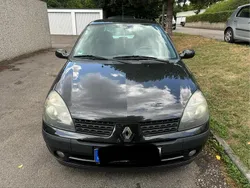 Schwarz Gebraucht 2004 Renault Clio II Kleinwagen | 600 €