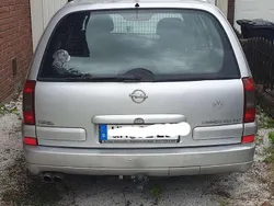 Silber Gebraucht 2001 Opel Omega Kombi | 1.000 € (Superpreis)