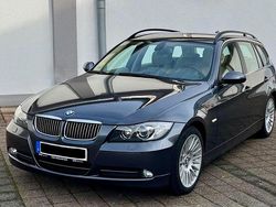 Grau Gebraucht 2007 BMW 330 Sport Line Kombi | 13.900 € (Teuer)