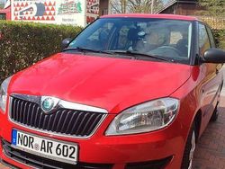 Rot Gebraucht 2011 Skoda Fabia Special Limousine | 3.900 € (Etwas zu teuer)
