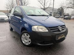 Blau Gebraucht 2006 VW Fox Basis Kleinwagen | 1.690 € (Etwas zu teuer)