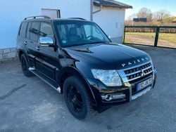 Schwarz Gebraucht 2017 Mitsubishi Pajero Top SUV | 29.900 € (Guter Preis)