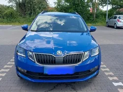 Blau Gebraucht 2018 Skoda Octavia Clever Kombi | 12.500 € (Fairer Preis)