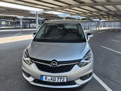 Grau Gebraucht 2017 Opel Zafira Tourer Van / Kleinbus | 10.300 € (Guter Preis)