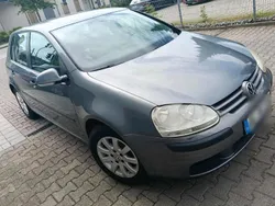 Silber Gebraucht 2004 VW Golf V Limousine | 3.799 € (Etwas zu teuer)