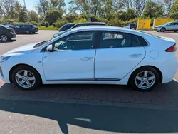 Weiß Gebraucht 2018 Hyundai Ioniq Style Limousine | 11.700 € (Fairer Preis)