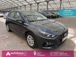Grau Gebraucht 2021 Hyundai i30 Select Limousine | 14.990 € (Guter Preis)