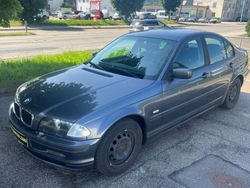 Grau (metallic) Gebraucht 2001 BMW 318 Limousine | 1.100 € (Fairer Preis)
