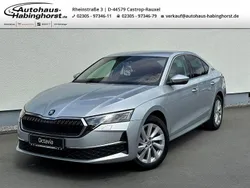 Silber Neu 2025 Skoda Octavia Selection Limousine | 31.890 € (Fairer Preis)