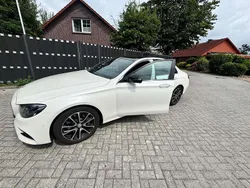 Weiß Gebraucht 2016 Mercedes E220 AMG line Limousine | 28.850 € (Teuer)
