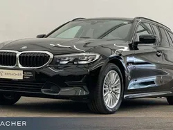 Schwarz ii uni Gebraucht 2022 BMW 330e Shadowline Kombi | 28.990 € (Guter Preis)