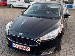 Schwarz Gebraucht 2015 Ford Focus Kombi | 3.100 €