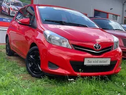 Rot Gebraucht 2014 Toyota Yaris Edition Limousine | 5.999 € (Fairer Preis)