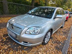Silber Gebraucht 2004 Toyota Avensis Kleinwagen | 2.500 € (Guter Preis)