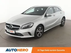Grau Gebraucht 2016 Mercedes A180 Style Limousine | 16.650 € (Fairer Preis)