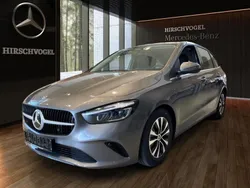Metalliclack mountaingrau Gebraucht 2024 Mercedes B180 Van / Kleinbus | 30.420 € (Fairer Preis)