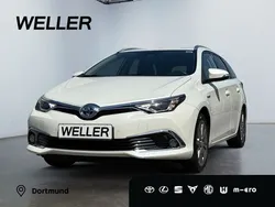 Novaweiß perleffekt Gebraucht 2016 Toyota Auris Hybrid Plus | 17.900 € (Etwas zu teuer)