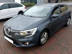 Grau Gebraucht 2020 Renault Mégane GrandTour Business Kombi | 9.990 € (Guter Preis)