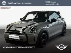 Melting silver iii metallic Gebraucht 2023 Mini Cooper SE Kleinwagen | 21.990 € (Fairer Preis)
