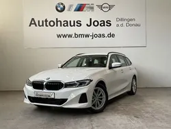 Weiß Gebraucht 2023 BMW 320 Sport Line Limousine | 38.500 € (Fairer Preis)